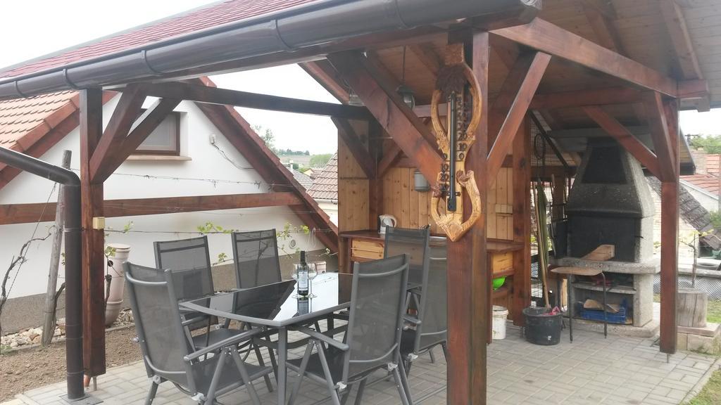Sklep U Veselych Apartment Mutenice Luaran gambar