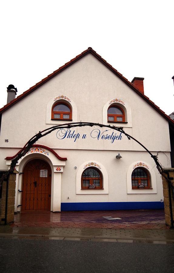 Sklep U Veselych Apartment Mutenice Luaran gambar
