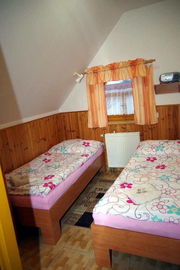 Sklep U Veselych Apartment Mutenice Luaran gambar